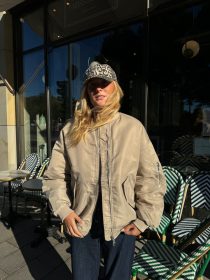 beige bomberjacke