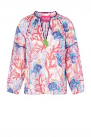 Sommer Bluse mit Korallen Muster. Leicht und luftig