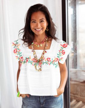 Place du Soleil blouse with floral embroidery